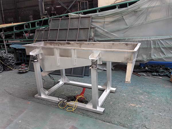 快速去除黃豆芽皮、就用《黃豆芽除皮機(jī)》效果不錯(cuò)，保修一年