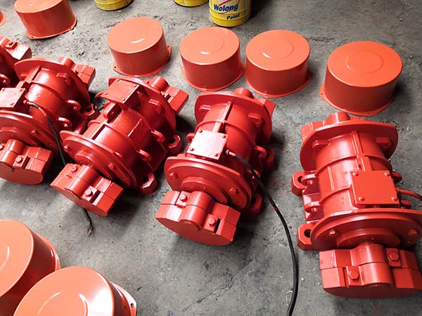 宏源振動(dòng)生產(chǎn)的振動(dòng)電機(jī)，全銅線包裹的電機(jī)，質(zhì)量好價(jià)格優(yōu)