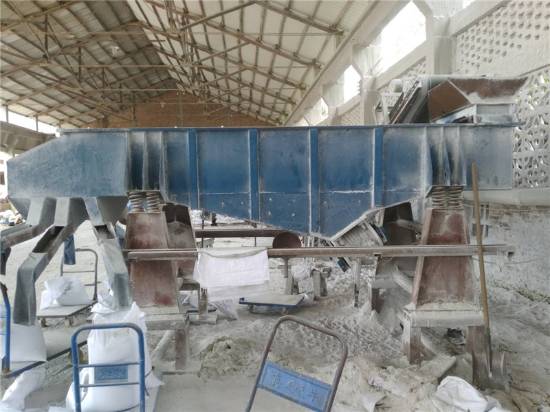 塑料顆粒等級篩分機(jī)，多層振動篩分機(jī)械，直線振動篩選機(jī)生產(chǎn)廠家