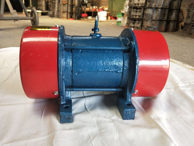 振動(dòng)篩配件振動(dòng)電機(jī)