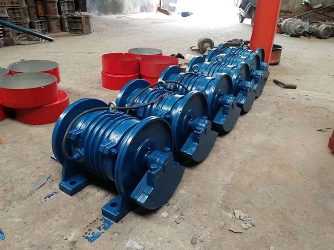 振動(dòng)電機(jī)