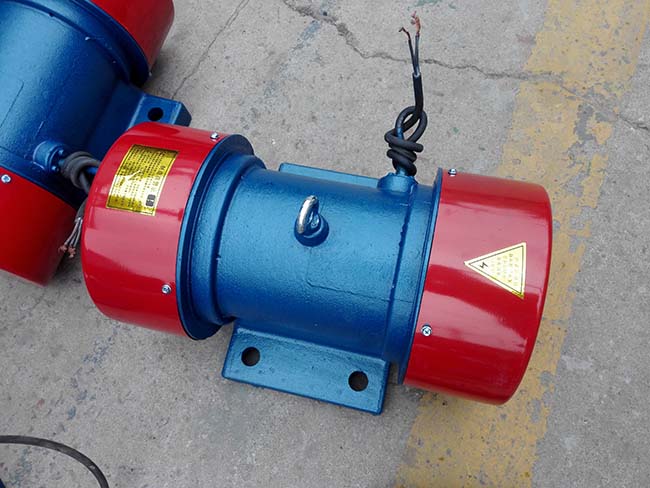 YZU20-6振動(dòng)電機(jī)
