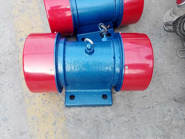 YZU75-6振動(dòng)電機(jī)