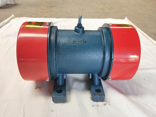 5臺(tái)YZU-3-4振動(dòng)電機(jī)