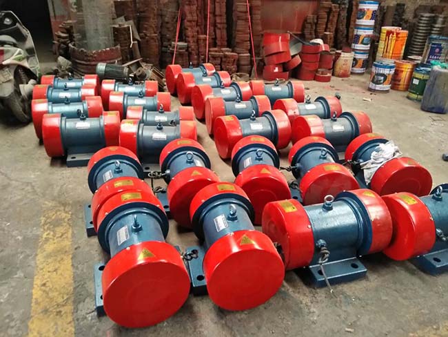 6臺(tái)YZU-15-2振動(dòng)電機(jī)