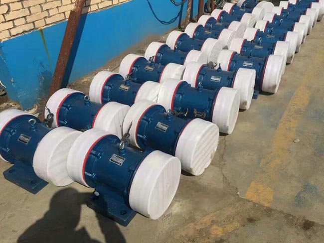 振動(dòng)篩專用的振動(dòng)電機(jī)型號(hào)