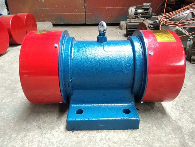 石灰石煤檢篩分機(jī)振動(dòng)電機(jī)