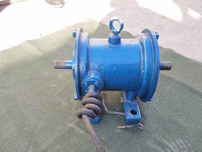 YZU3-6振動(dòng)電機(jī)