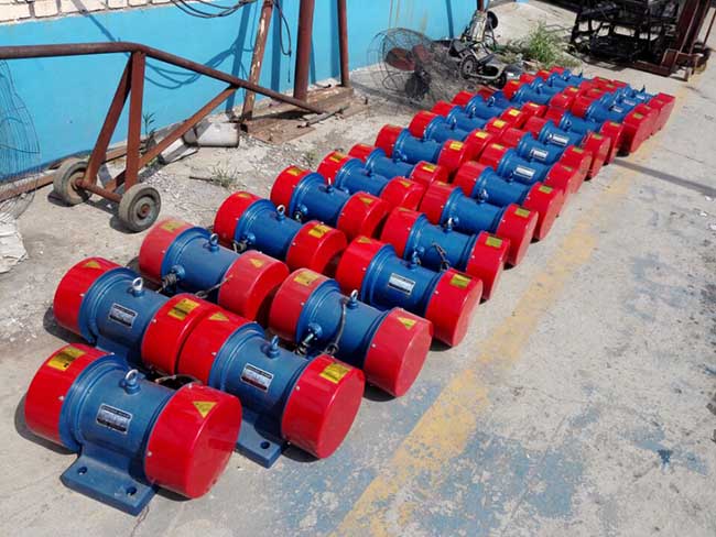 振動(dòng)電機(jī)的負(fù)載有關(guān)