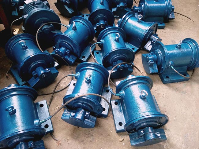 永磁直線振動電機工作原理