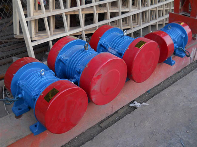 兩臺(tái)振動(dòng)電機(jī)系統(tǒng)力心的位置