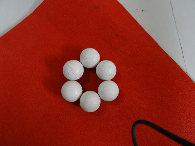 貴先生的木質(zhì)篩框橡膠球