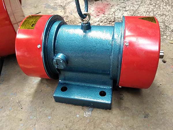 振動(dòng)電機(jī)