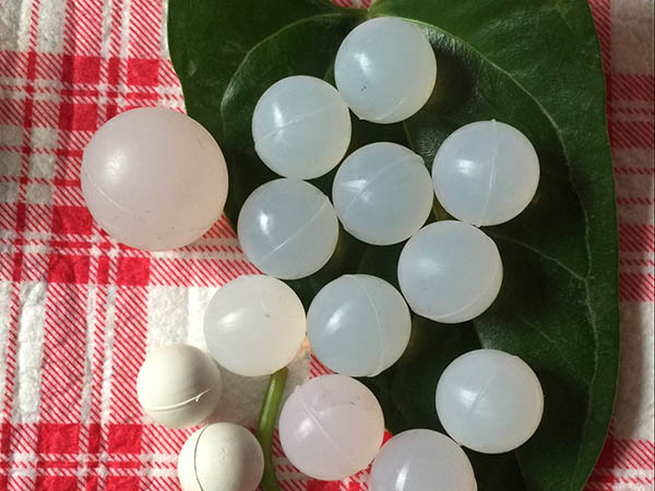 黑龍江的王總你訂購(gòu)的直徑70mm按摩硅膠球現(xiàn)在發(fā)貨了