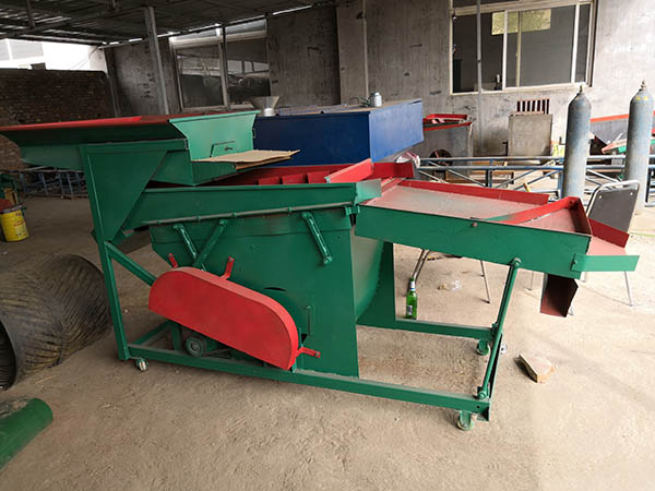 新鄉(xiāng)小型比重篩選機，家用型2項電，產(chǎn)量1噸，價格便宜，可以篩選