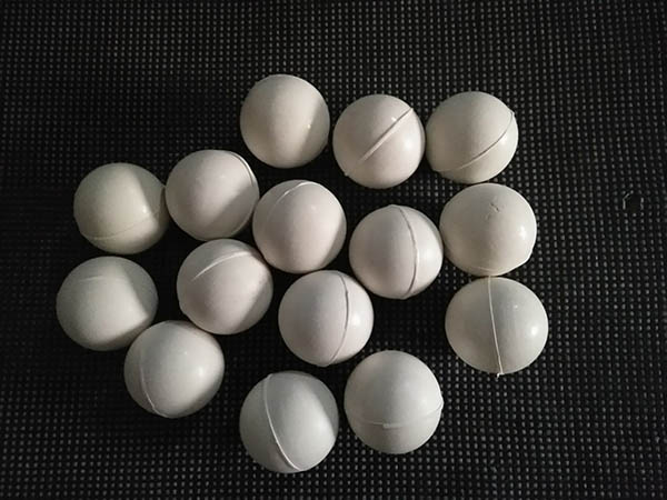 江蘇的李經(jīng)理今天訂了6000個(gè)直徑40mm的橡膠球 已經(jīng)發(fā)貨了