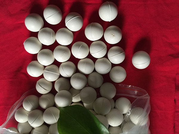 實(shí)心橡膠球直徑35mm橡膠球高彈力的篩網(wǎng)跳跳球直徑28mm篩機(jī)球