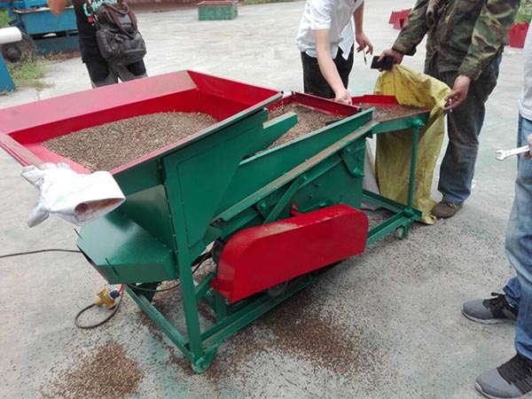 新鄉(xiāng)耐爾特廠家生產(chǎn)小型比重篩選機水稻除雜質(zhì)機黃豆清選機效果杠