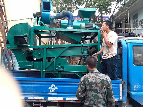 玉米篩分拋糧機
