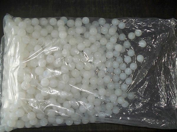 實(shí)心80mm硅膠球，又稱硅膠彈力球、硅膠彈跳球，屬于優(yōu)質(zhì)硅膠球