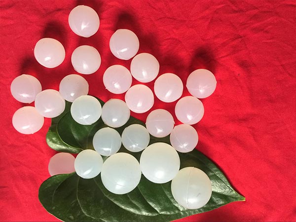 耐高溫20mm硅膠球耐磨、環(huán)保、質(zhì)量輕、彈力好、抗氧化等！