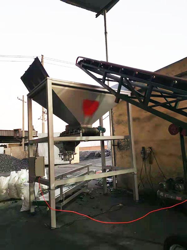 三八塊煤炭包裝機(jī)