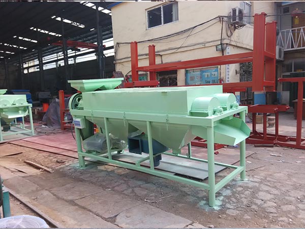 單軸水稻去霉機(jī)380v稻米拋光機(jī)可以定制