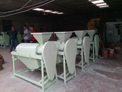 黑龍江小型水稻拋光機(jī)三相電小麥拋光機(jī)可以定制