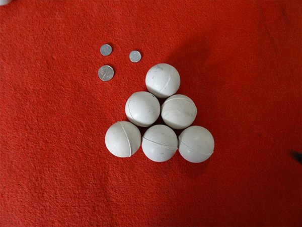 8mm橡膠球，8mm橡膠球用途，振動(dòng)設(shè)備、玩具、印刷廠、裝修等行業(yè)。